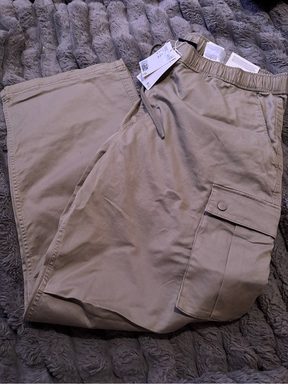 H&M Men's Cargo Pants in Khaki